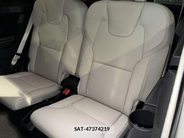 Volvo XC90 2023-09 8039056-12