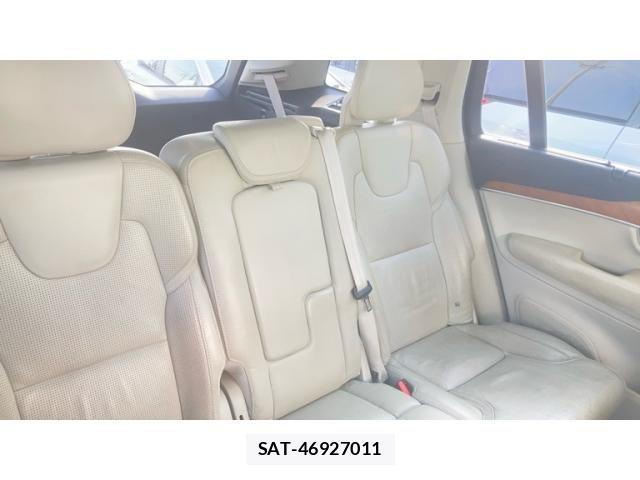 Volvo XC90 2017-08 8102562-17