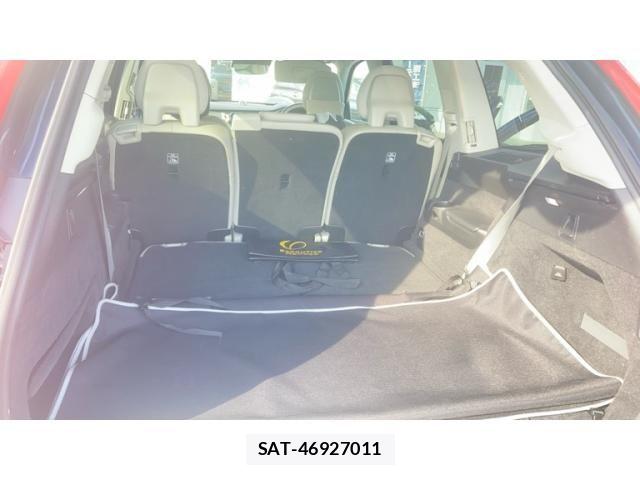 Volvo XC90 2017-08 8102562-25