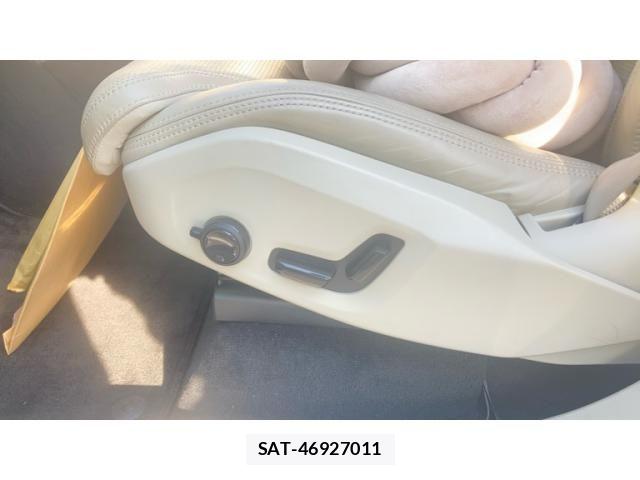 Volvo XC90 2017-08 8102562-27