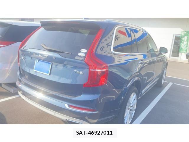 Volvo XC90 2017-08 8102562-3