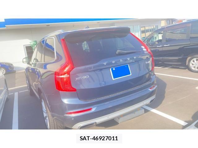 Volvo XC90 2017-08 8102562-5
