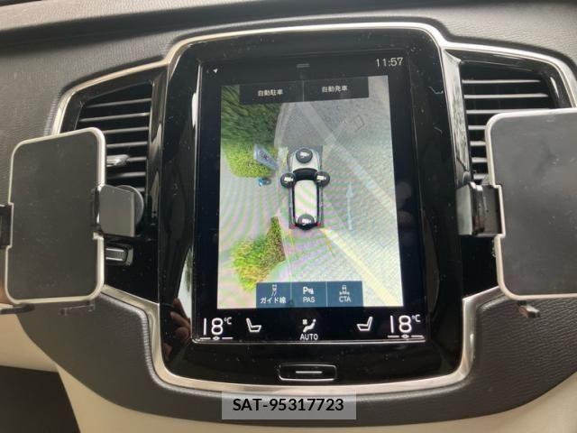 Volvo XC90 2017-08 8102563-21