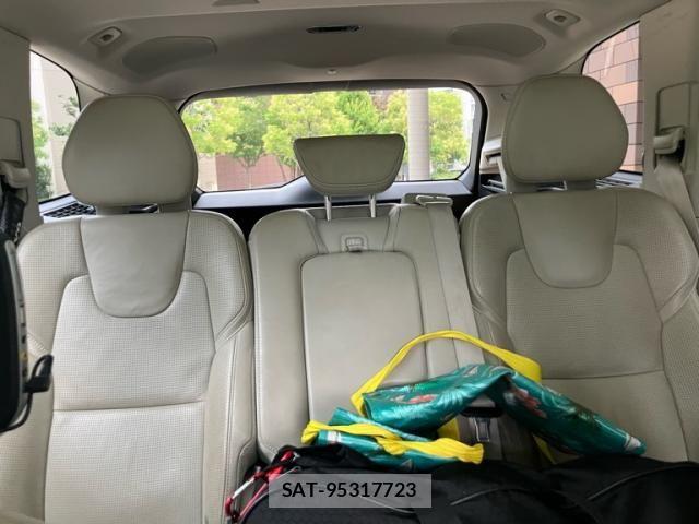 Volvo XC90 2017-08 8102563-27