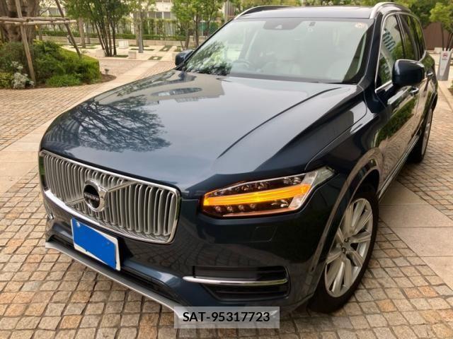 Volvo XC90 2017-08 8102563-2