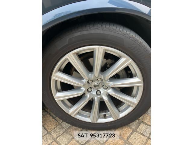 Volvo XC90 2017-08 8102563-5