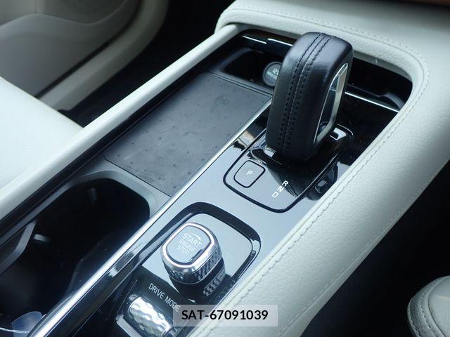 Volvo XC90 2021-08 8159484-18
