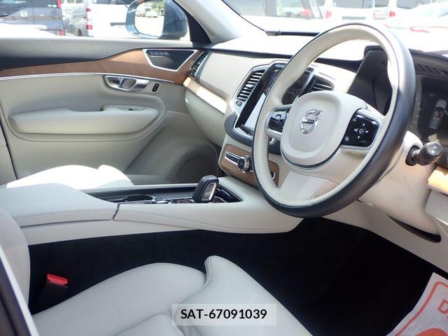 Volvo XC90 2021-08 8159484-1
