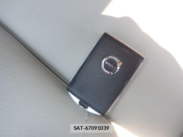 Volvo XC90 2021-08 8159484-28