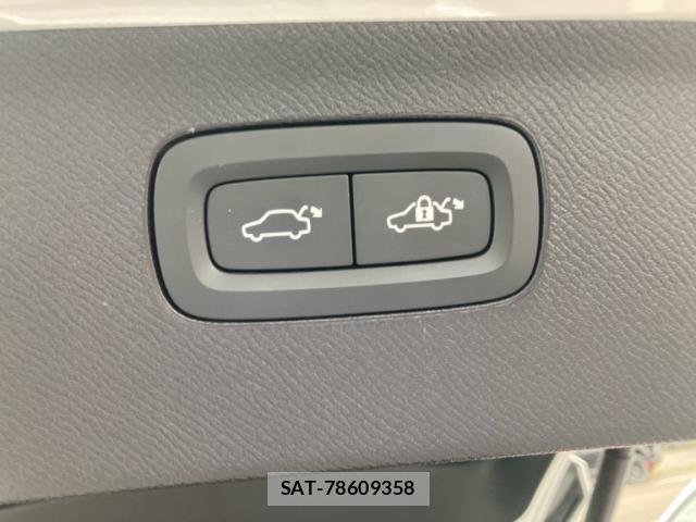 Volvo XC90 2023-02 8247100-25