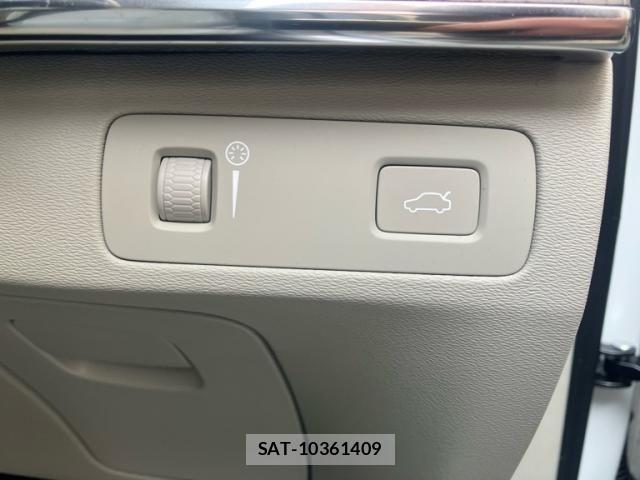 Volvo XC90 2021-08 8247102-11