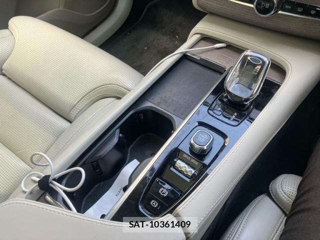 Volvo XC90 2021-08 8247102-18