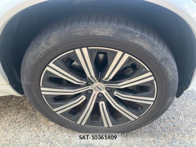 Volvo XC90 2021-08 8247102-6