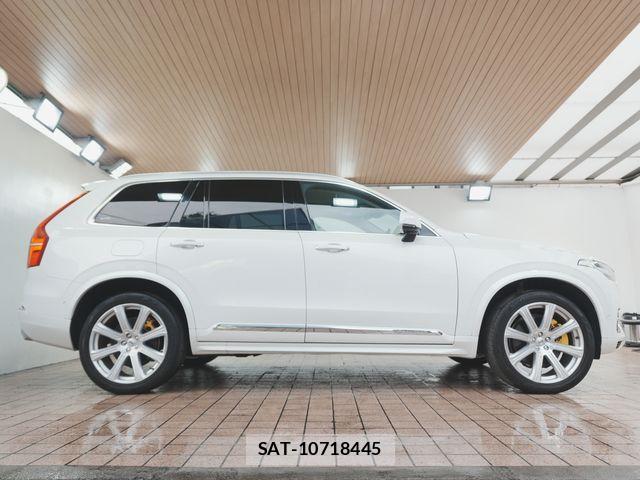 Volvo XC90 2019-02 8317923-7