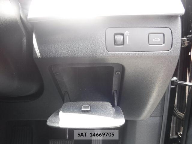 Volvo XC90 2016-12 8338418-15