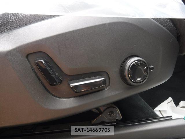 Volvo XC90 2016-12 8338418-18