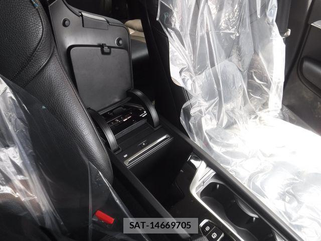 Volvo XC90 2016-12 8338418-20
