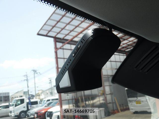 Volvo XC90 2016-12 8338418-23