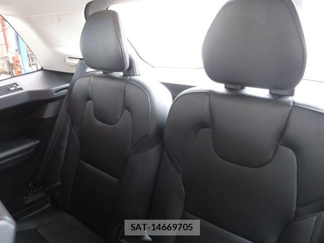 Volvo XC90 2016-12 8338418-26