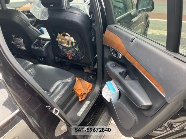 Volvo XC90 2018-04 8338417-13
