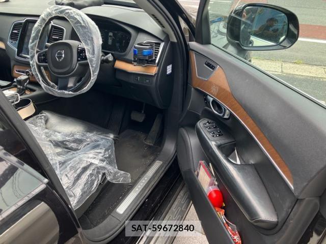 Volvo XC90 2018-04 8338417-18