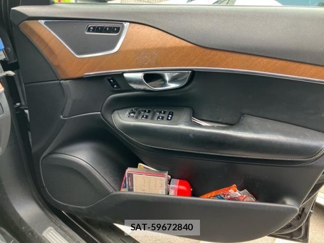Volvo XC90 2018-04 8338417-22