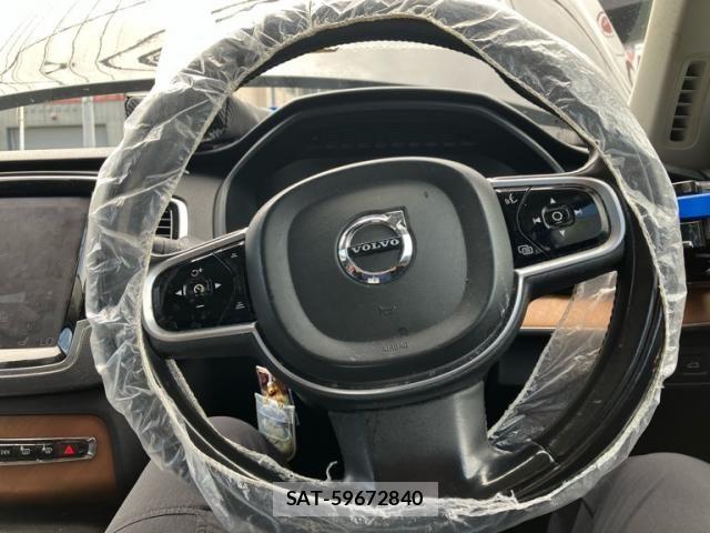 Volvo XC90 2018-04 8338417-24
