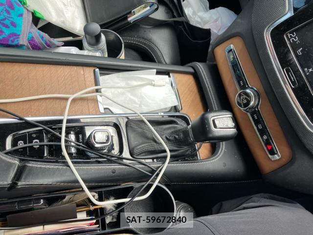 Volvo XC90 2018-04 8338417-26