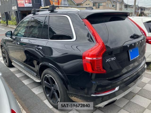 Volvo XC90 2018-04 8338417-3