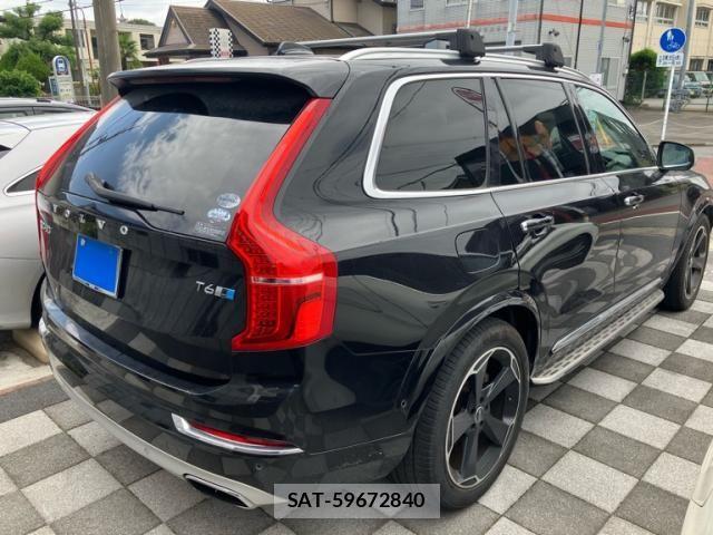 Volvo XC90 2018-04 8338417-4