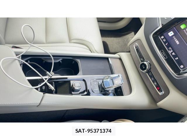 Volvo XC90 2024-01 8355860-14