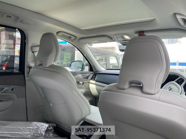 Volvo XC90 2024-01 8355860-22