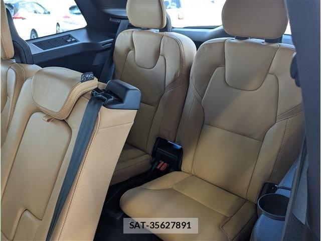 Volvo XC90 2022-06 8369646-9