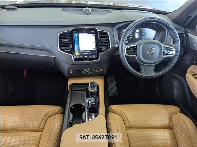 Volvo XC90 2022-06 8369646-4