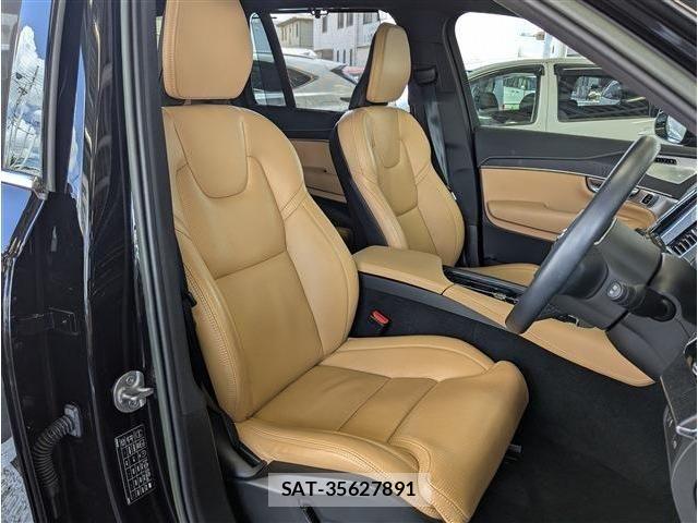 Volvo XC90 2022-06 8369646-5
