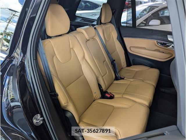 Volvo XC90 2022-06 8369646-6