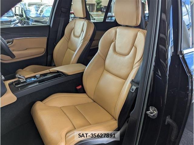 Volvo XC90 2022-06 8369646-7