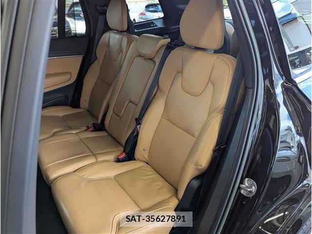 Volvo XC90 2022-06 8369646-8