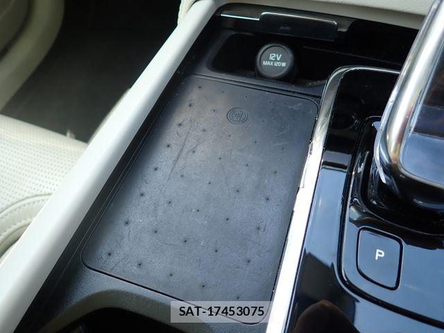 Volvo XC90 2022-03 8486251-18