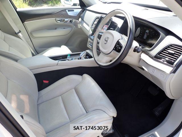 Volvo XC90 2022-03 8486251-1