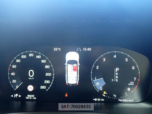 Volvo XC90 2016-11 8528088-12