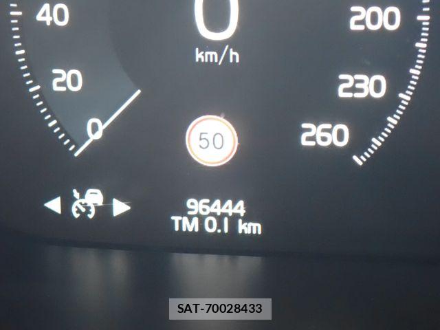 Volvo XC90 2016-11 8528088-13