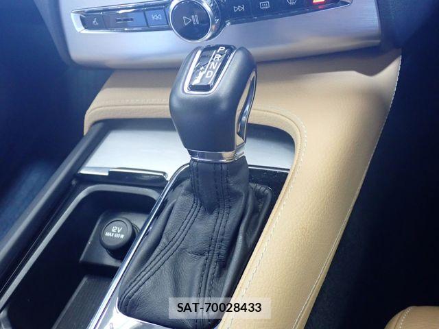 Volvo XC90 2016-11 8528088-15