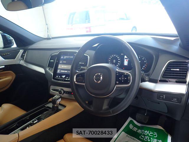 Volvo XC90 2016-11 8528088-1