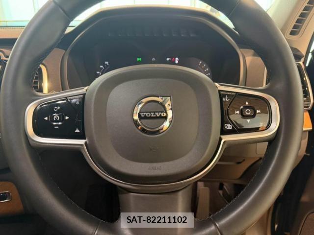 Volvo XC90 2022-10 8564018-13