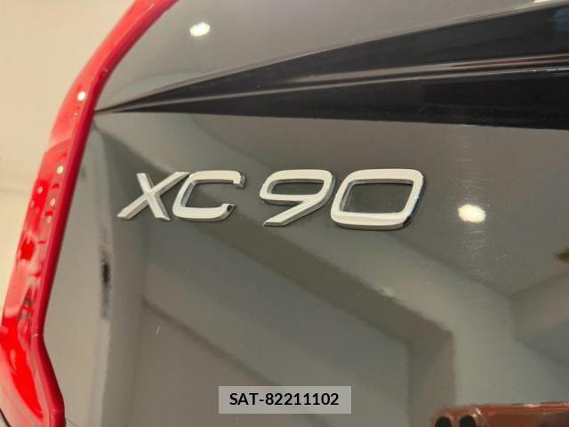 Volvo XC90 2022-10 8564018-18