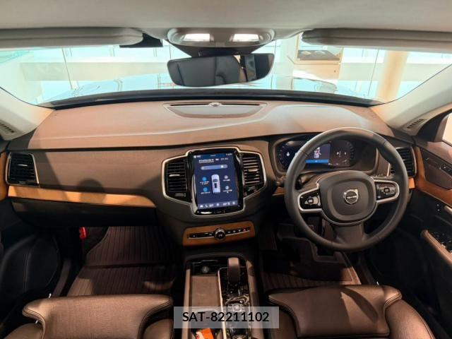 Volvo XC90 2022-10 8564018-1
