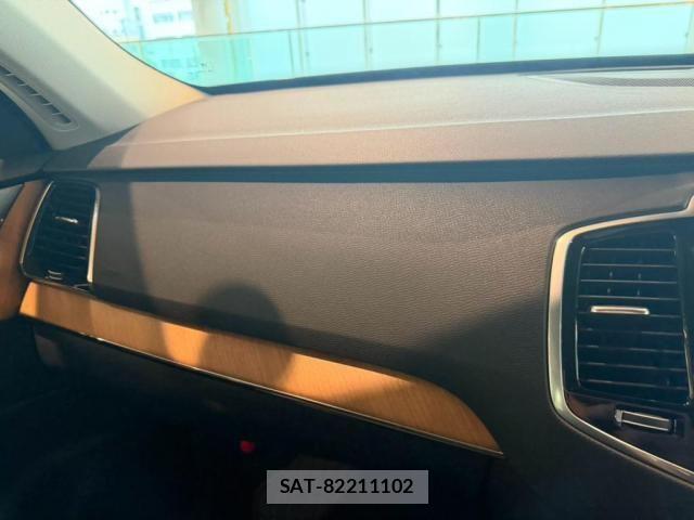 Volvo XC90 2022-10 8564018-19