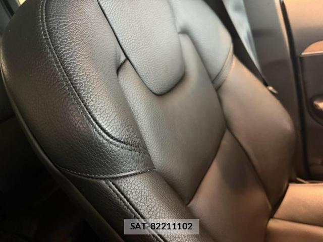 Volvo XC90 2022-10 8564018-20