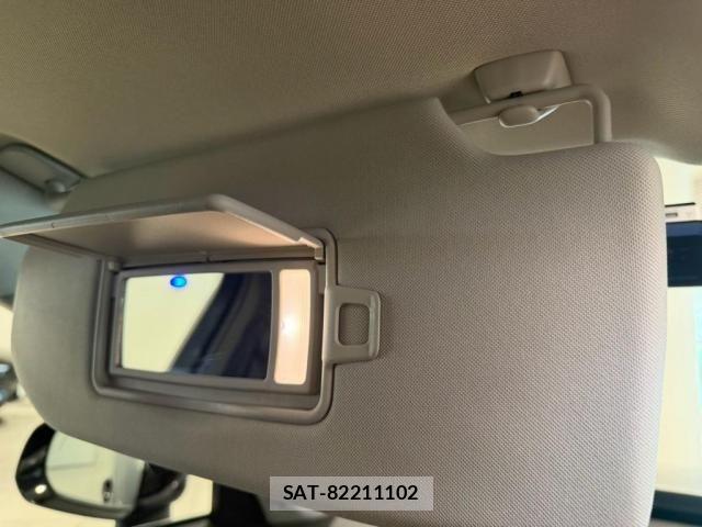 Volvo XC90 2022-10 8564018-27